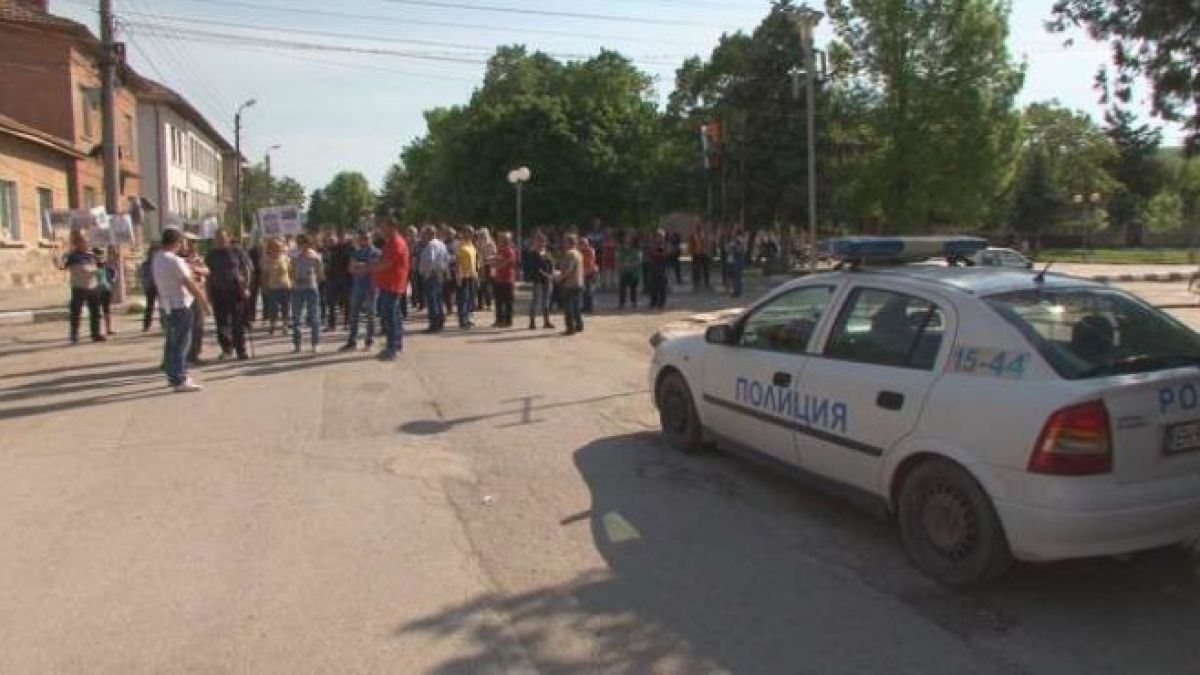 Пътна блокада в Плевенско! Ето какво искат протестиращите