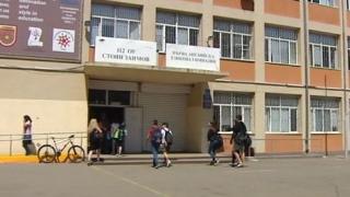 Потулват ли бой с камъни и пръчки между първолаци в столично училище
