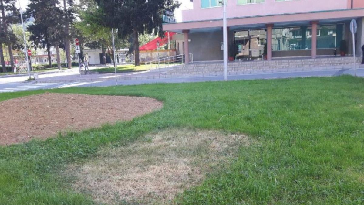 Голяма съсипия в Златоград заради гръмотевична буря и паднали мълнии (СНИМКИ)