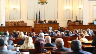 Драми в парламента: ВМРО се разсърдиха на ГЕРБ заради... (ВИДЕО)