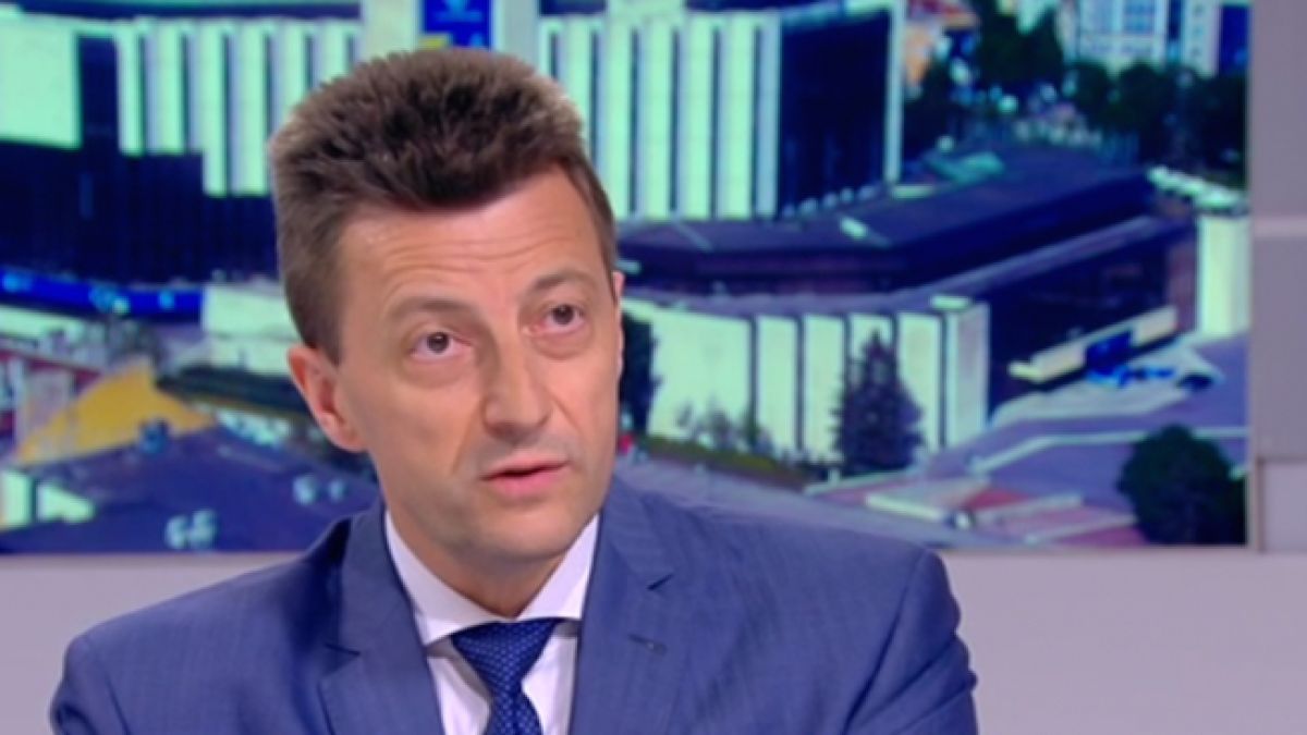 Шефът на Асоциацията на банките с горещ анализ за смяната на левовете с евро