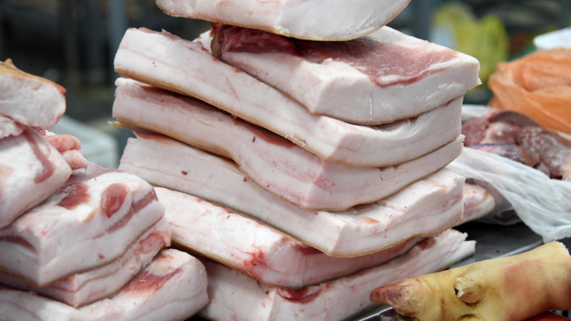 Украинец умря, след като се задави със сланина