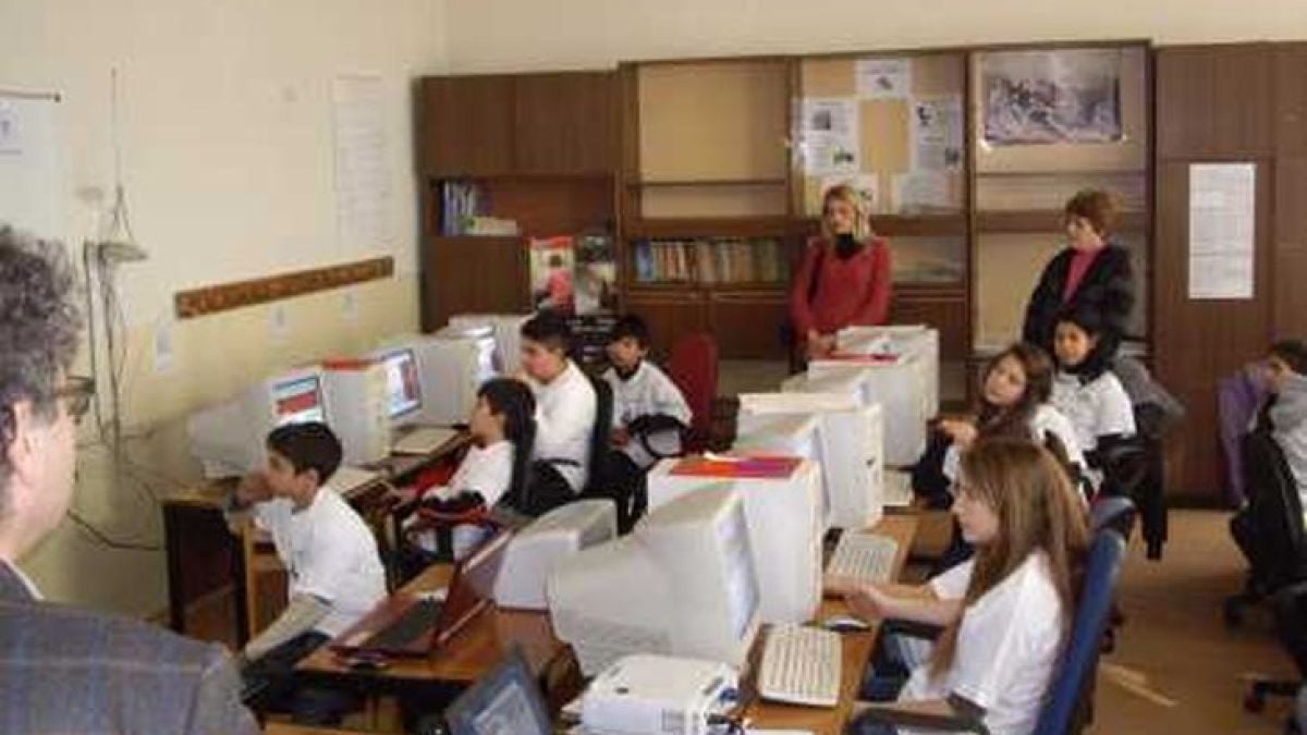 Грандиозни промени за учениците! Изхвърлиха легендарни автори от учебниците!