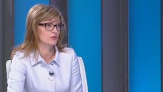 Министър Захариева обясни как болната от рак Теодора може да се прибере от Бразилия