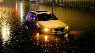 Буря помете Западна Европа (СНИМКИ/ВИДЕО)