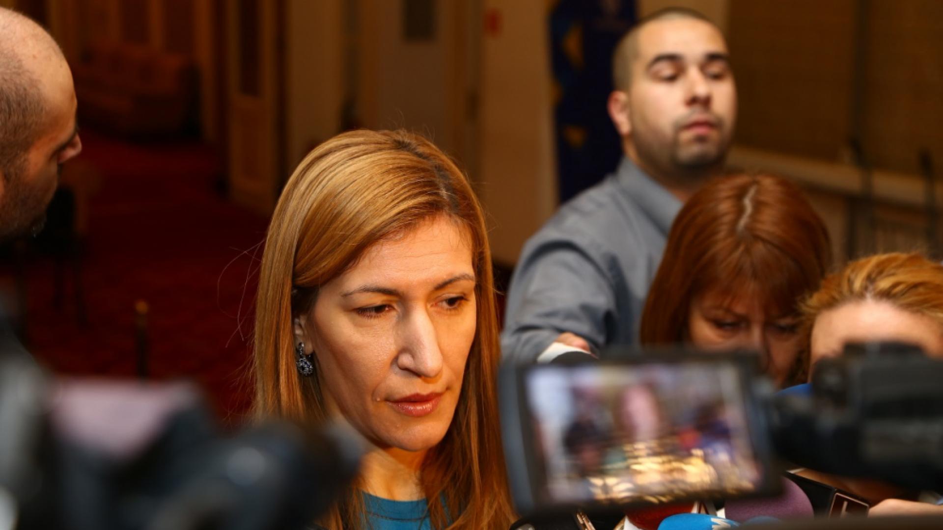 Новият координатор на ГЕРБ за София област Николина Ангелкова се срещна със стотици съмишленици в 22 общини 