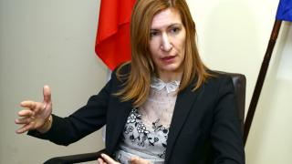 Ангелкова: Туризмът е в тежка ситуация, нека сме единни