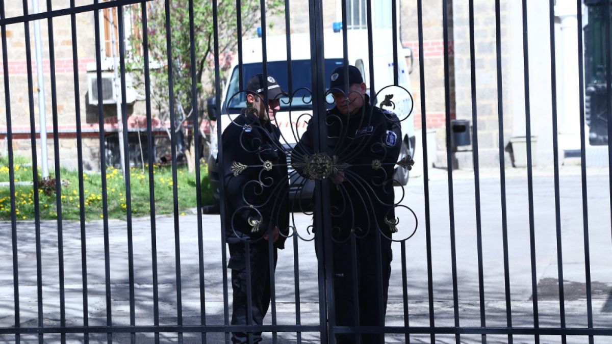 Шок! Спипаха затворник в Бойчиновци с натъпкани в гащите...