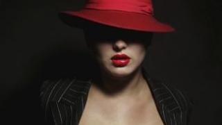 Фатална барманка подлуди от любов младия Симеон, а после му нанесе удар, който ще помни за цял живот