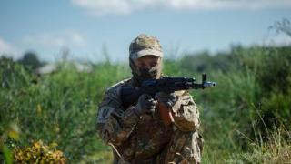 Австралийски неонацист дезертира от украински батальон в Донбас (СНИМКИ)