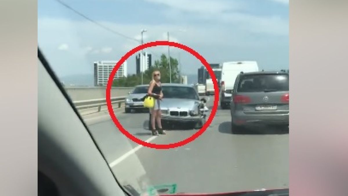 Само в БЛИЦ! Накипрена блондинка с БМВ шашардиса столичани! Уникални СНИМКИ и ВИДЕО