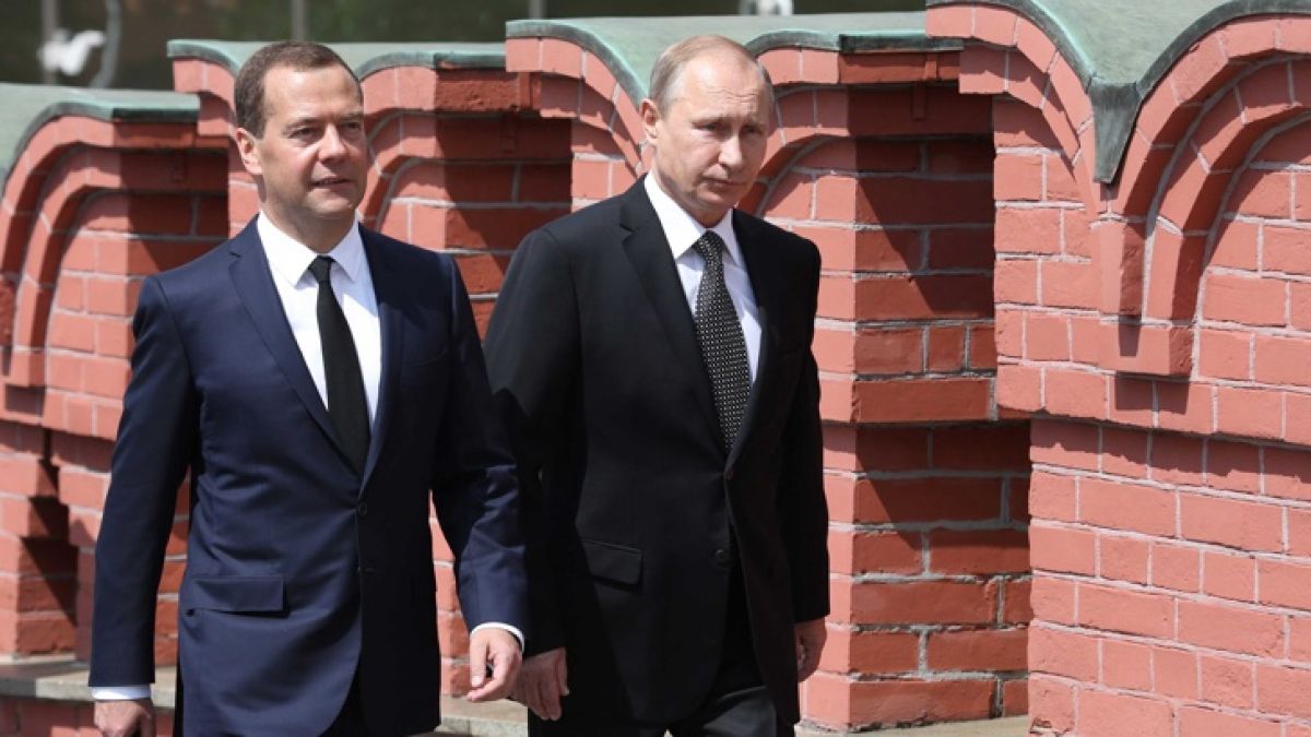 Руското правителство подава оставка