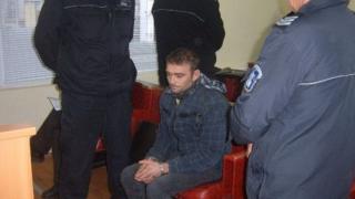Черна прокоба тегне над килия 82 в пловдивския затвор, жестока смърт застига всеки, който...