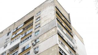 Самоубиец реши да се хвърли от блок в Кюстендил, но няма да повярвате какво го спаси!