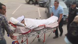Ценко Чоков се вживя в ролята, вкараха го в съда на носилка, но магистратите останаха безразлични и го тикнаха зад решетките (СНИМКИ)