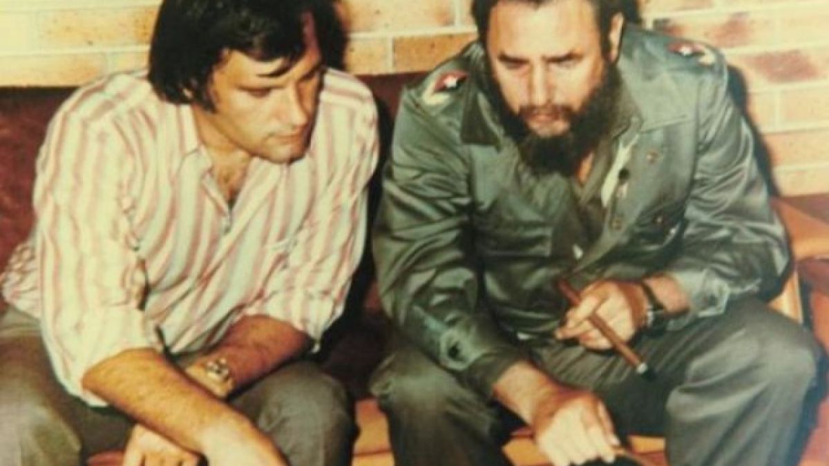 11 май е свързан с раждането и смъртта на двама от най-великите и обичани любители на чашката
