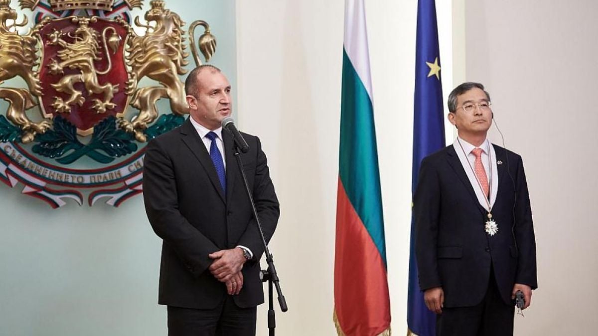 Румен Радев връчи орден „Стара планина“ на посланика на Южна Корея в България