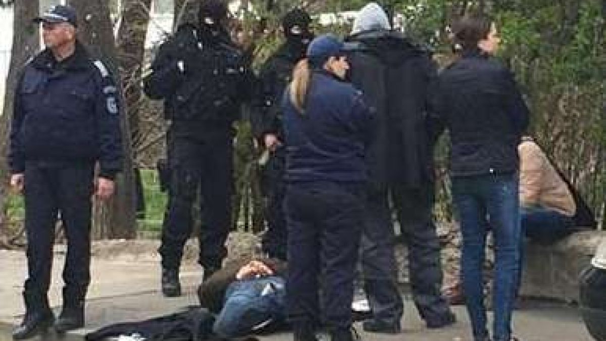 Спецакция в Бургас, натръшкаха съмнителни мутри