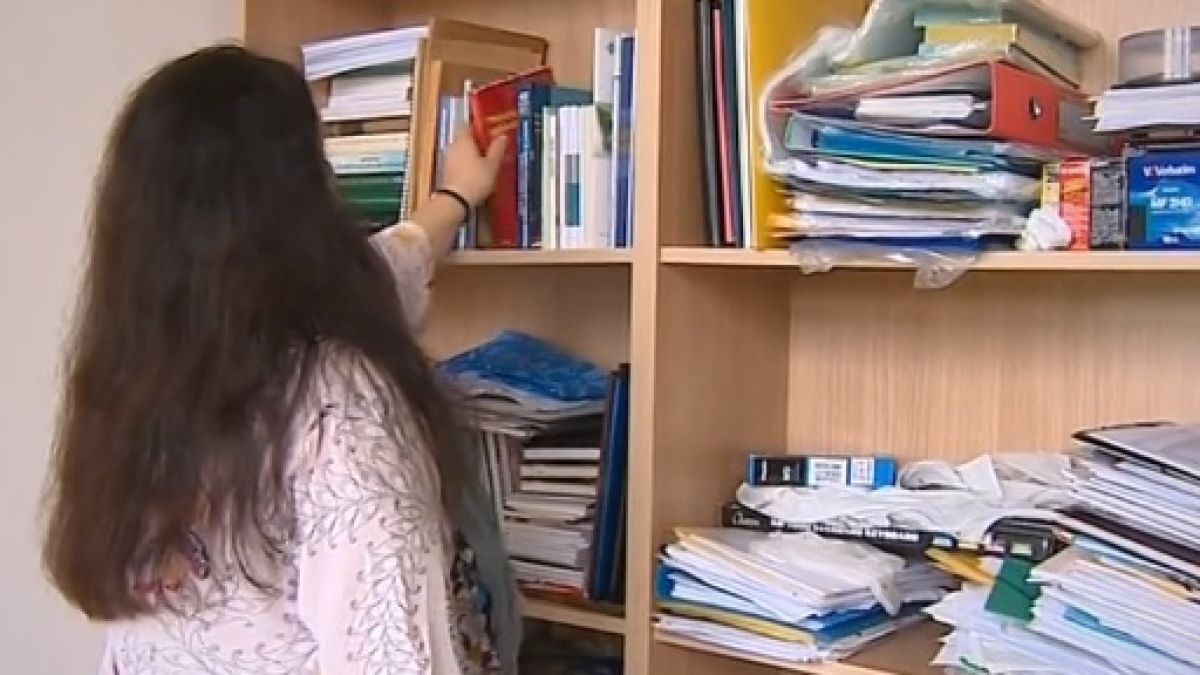 Нова тактика: Режат парите за наука при грешка на учените (ВИДЕО)