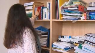 Нова тактика: Режат парите за наука при грешка на учените (ВИДЕО)