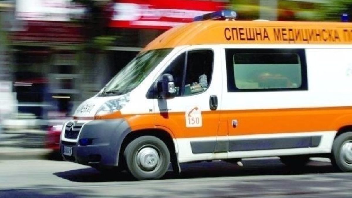Малко момченце блъсна прозорец и накълца свой връстник на салата в Разград 
