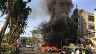 Подробности за семейството извършило атентатите в Индонезия