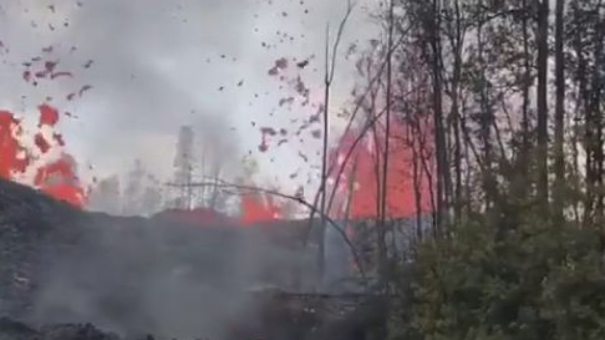 Вулканът Килауеа изригна насред жилищна сграда, сеизмолозите предупреждават за нещо много страшно (ВИДЕО)