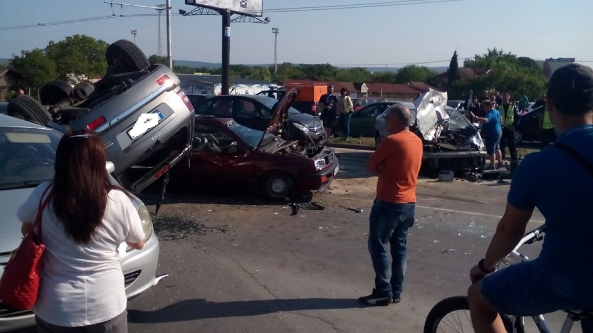 Малко дете е сред пострадалите в жестокото верижно меле с шест коли във Варна (ВИДЕО)