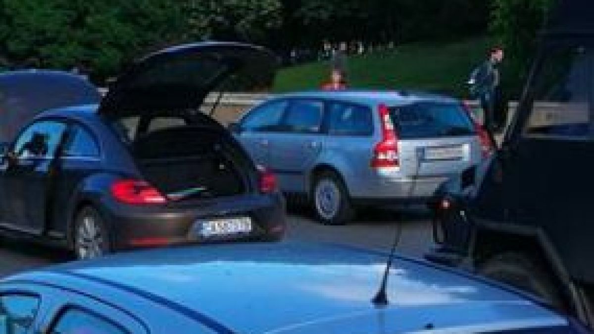 Само в БЛИЦ! Столичанка закъса с колата си в инфарктен момент, но на помощ ѝ се притече... (СНИМКИ)