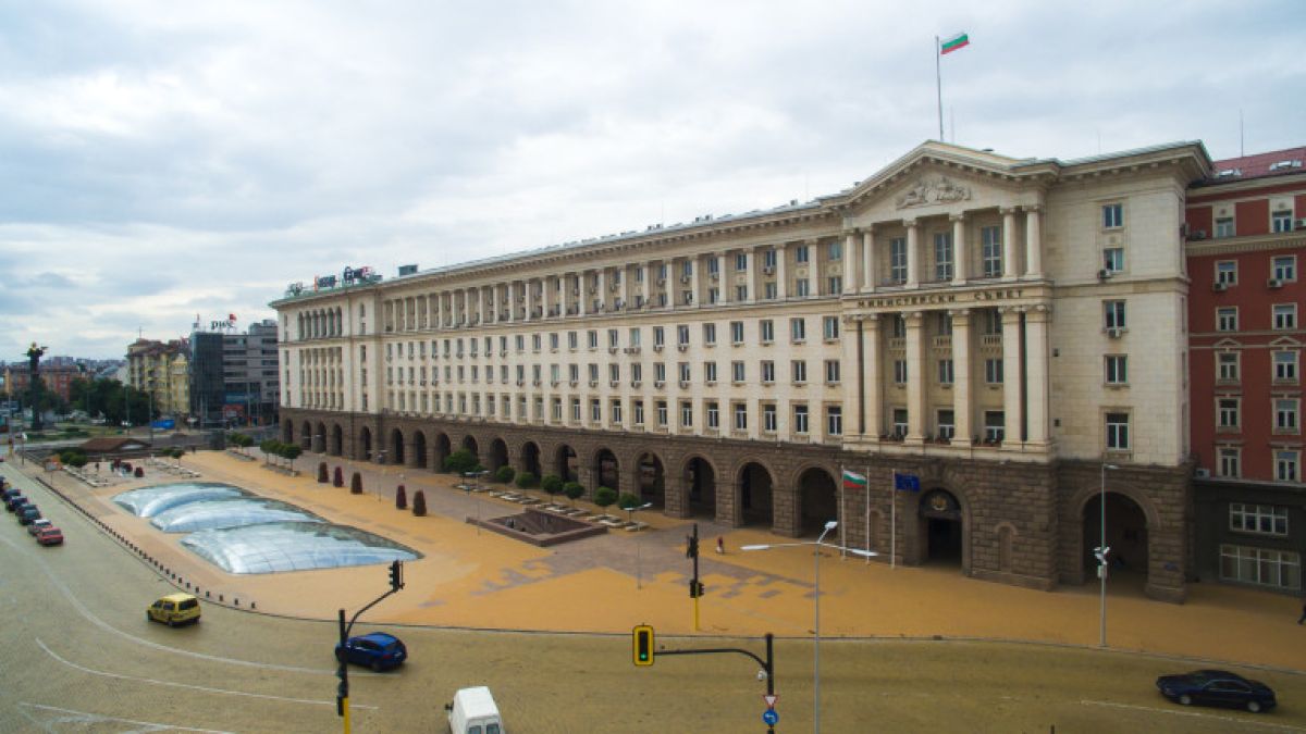 Разкриха какви са заплатите на държавните служители! (ПЪЛЕН СПИСЪК ПО ДЛЪЖНОСТИ)