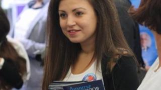 БЛИЦ TV! Депутатка от ГЕРБ oбвини Нинова в лъжа за подписката за ЧЕЗ, а от БСП... (СНИМКИ)