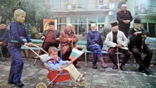 Помните ли го? Ето какъв беше животът в българското село по времето на НРБ 