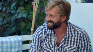 Калин Врачански зяпа гърдите на Неве и Маца