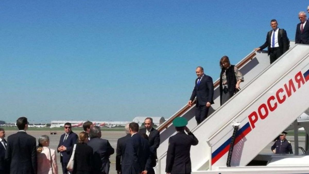 Първа СНИМКА на Радев на руска земя