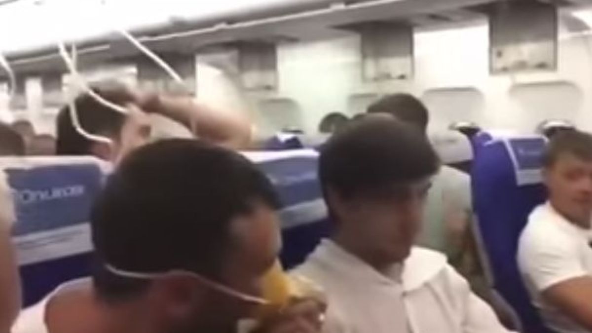 Пътници от злополучния самолет Airbus 321, раздиран от паника и писъци, разказаха за кошмара в небето (ВИДЕО)