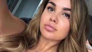 Руската Кардашиян показа пищните си гърди съвсем отблизо (ВИДЕО)