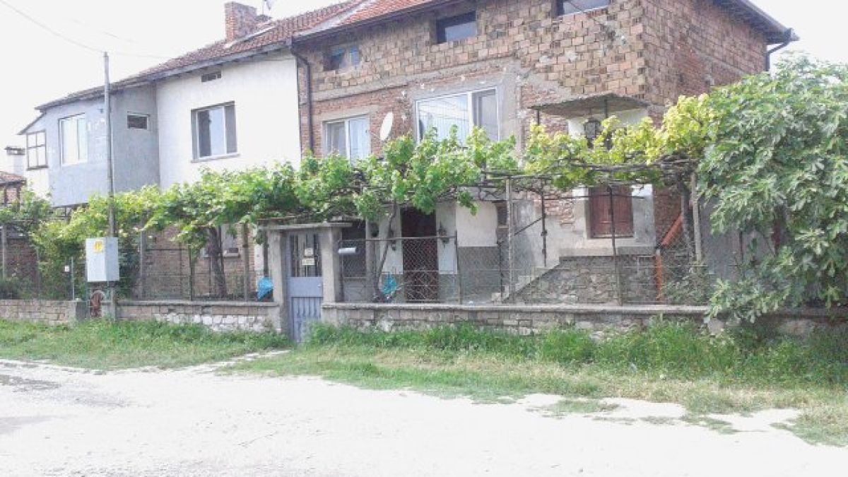 Проговори бащата на малкото момиченце, нахапано от домашно куче в Пловдивско (СНИМКИ)
