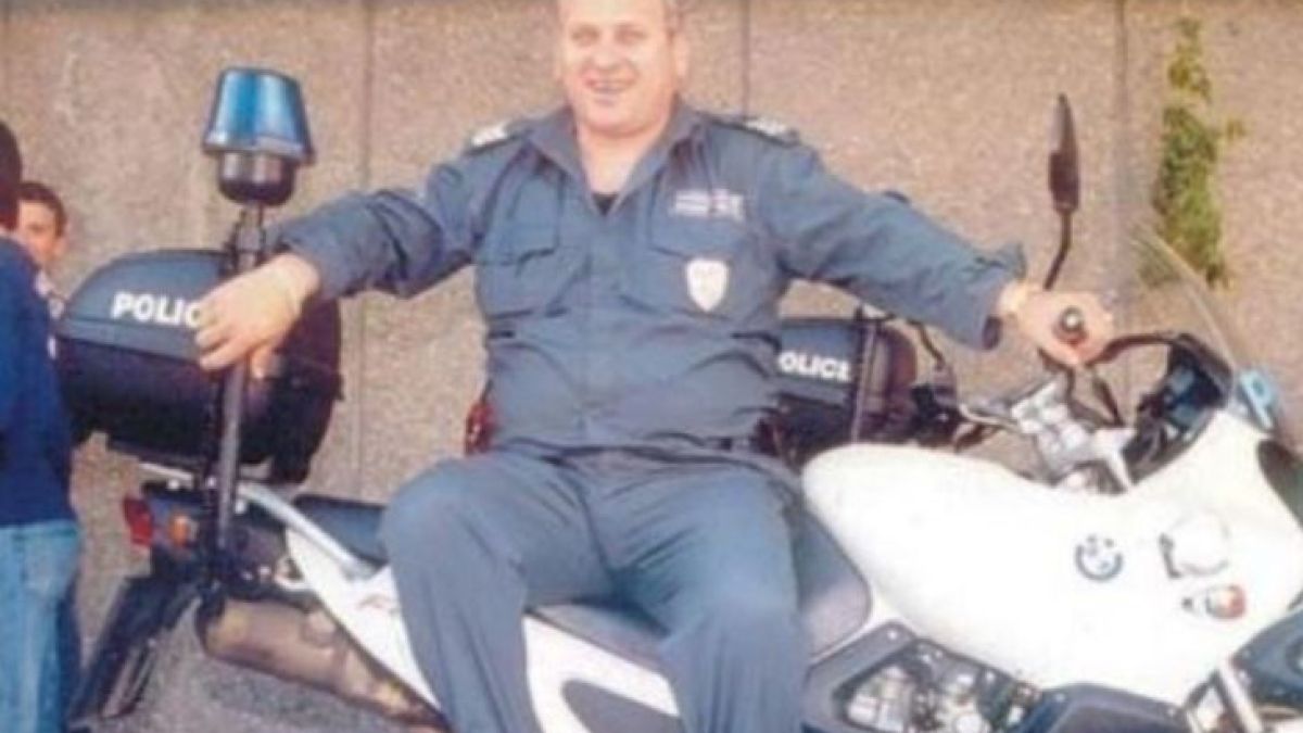  Спешно приеха Колевеца в кардиология, той е едно от задържаните ченгета в Благоевград