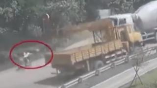 Ужасяващо ВИДЕО: Това ли е най-жестоката смърт на велосипедист в света