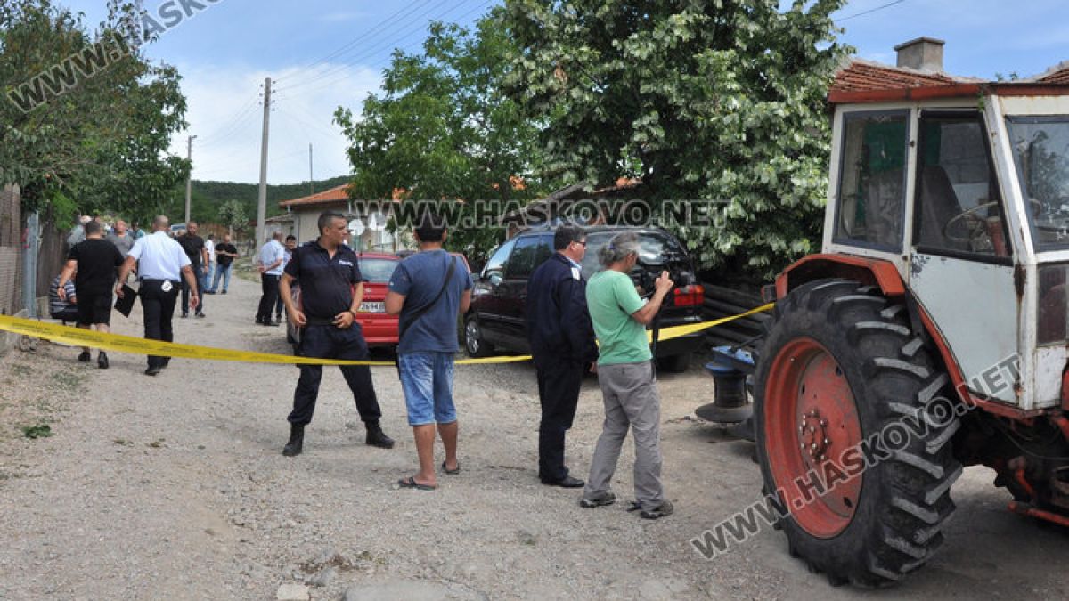 Първи СНИМКИ и кървави подробности за двойното убийство в Хасковско, Гюнай превъртял и...