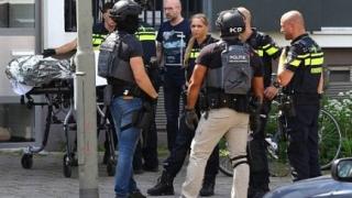 Нов ужас в Холандия! Полицаи простреляха сириец, размахвал брадва и крещял "Аллах Акбар!" 