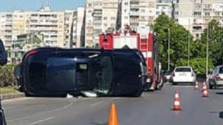 Мощен джип е преобърнат, шофьорът избягал, полицията го издирва!