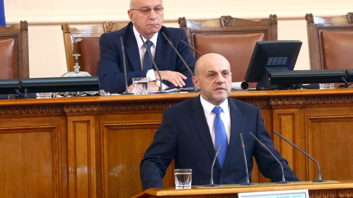 Томислав Дончев с финт обясни на Хекимян защо съпругата му Светлана критикува ромските безчинства и разкри ще има ли предсрочни избори
