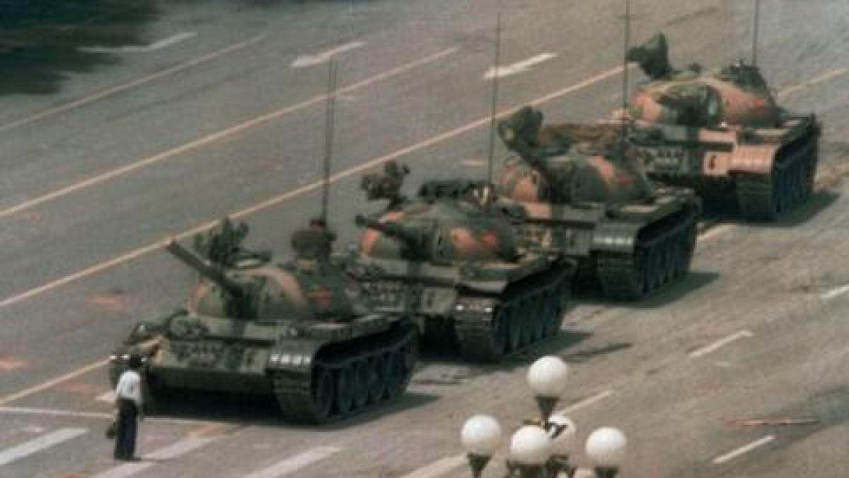 3 юни 1989 г. Военните влизат в Пекин (ВИДЕО)