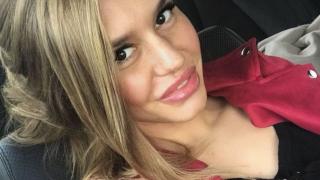 Фаталната Симона била обект на непрестанни ухажвания, едва 16-годишна станала...