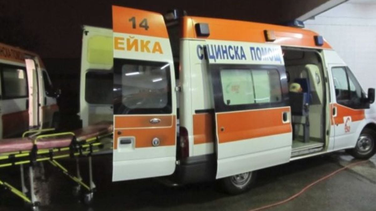 Страховит инцидент на АМ "Струма", кола изхвърча от мост на аутобана 