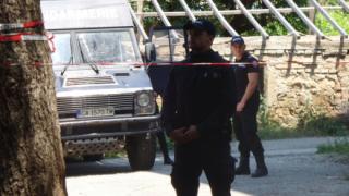 Пъзелът се разплита: Вдовица, близка до Пелов, живеела в евакуирания блок в Ботевград. Коя е тя?