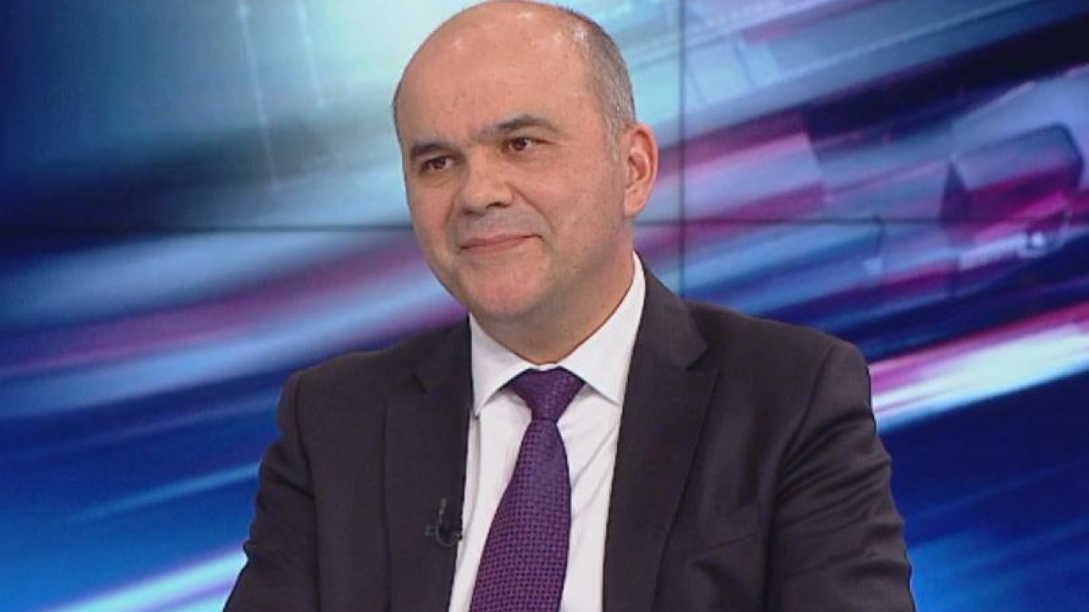 Министър Петков коментира отпадането на минималните осигурителни доходи