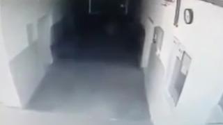Запис от охранителна камера в затвора разкри нещо зловещо, нито полицията, нито надзирателите имат обяснение (СНИМКИ)