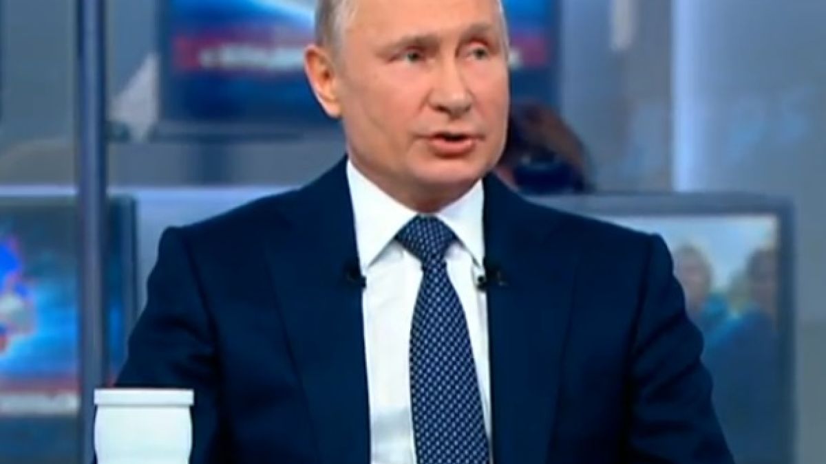 НА ЖИВО: Путин отговаря на 2 милиона въпроса на народа 